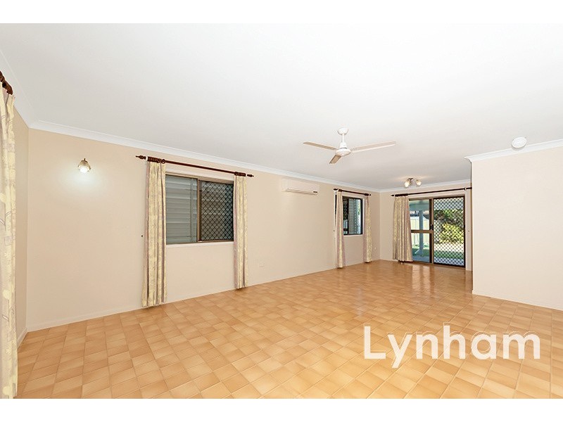 52 Whitsunday Drive, Kirwan QLD 4817