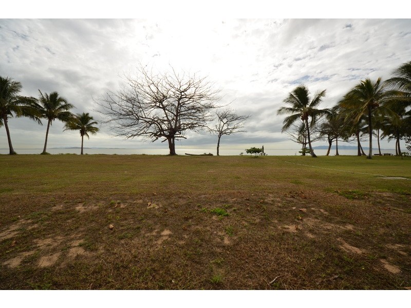 29 Cay Street, Saunders Beach QLD 4818