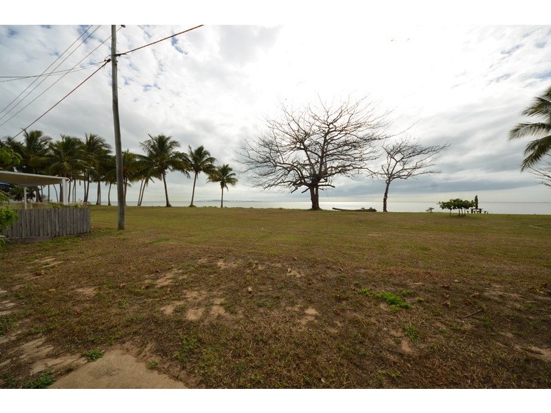 29 Cay Street, Saunders Beach QLD 4818