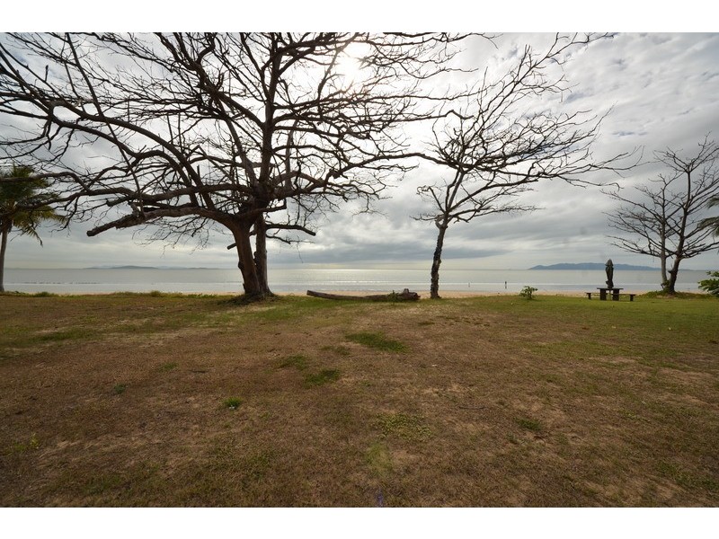 29 Cay Street, Saunders Beach QLD 4818