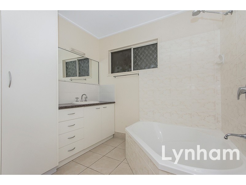 10 Lara Street, Cranbrook QLD 4814