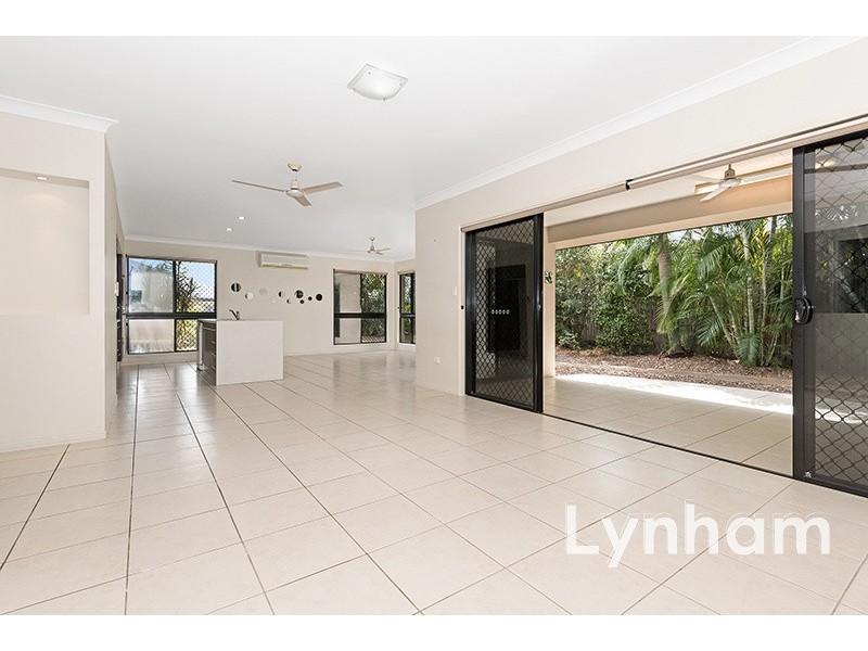 66 Seabrook Circuit, Bushland Beach QLD 4818