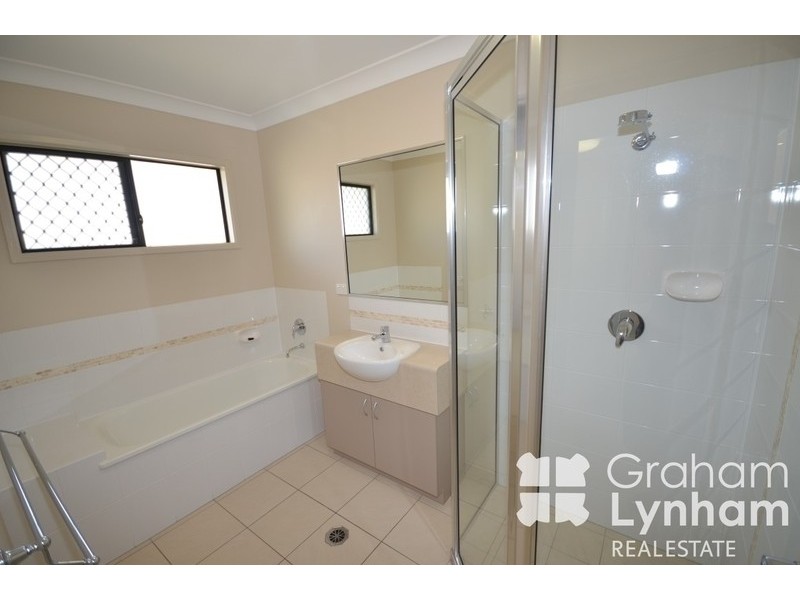 26 Limerick Way, Mount Low QLD 4818