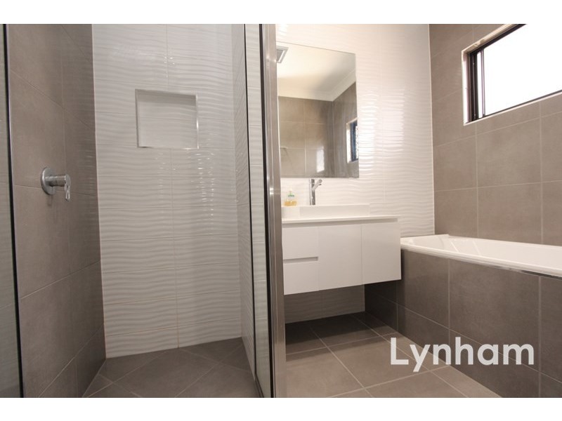 39 Roosevelt Loop, Mount Louisa QLD 4814