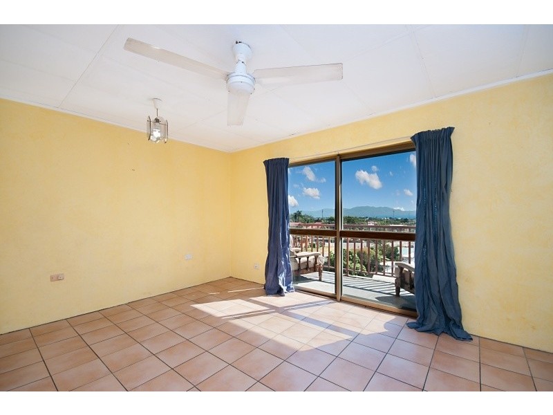 11/1 Burke Street, North Ward QLD 4810