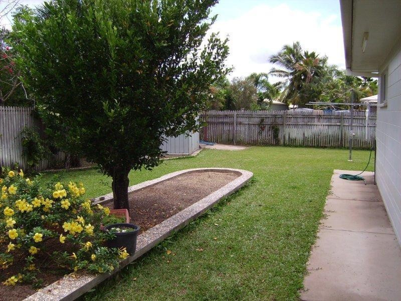 21 Amanda Avenue, Rasmussen QLD 4815