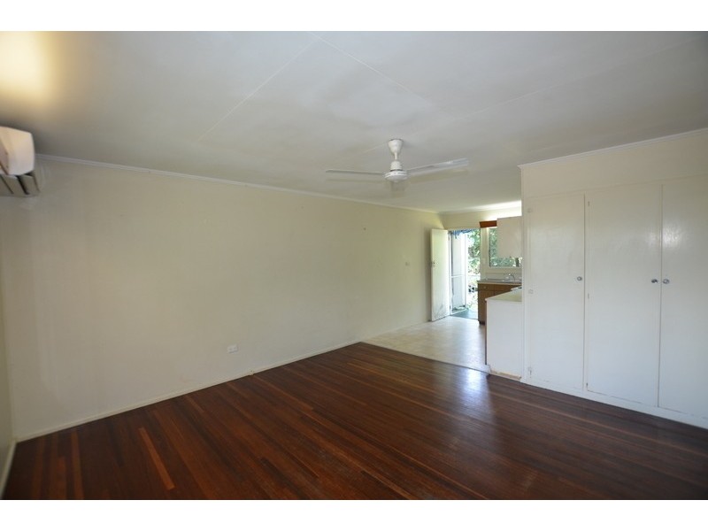 2/9 Roberts Street, Hermit Park QLD 4812