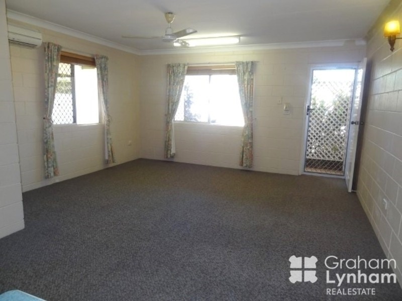 2/7 Lambert street, Kirwan QLD 4817