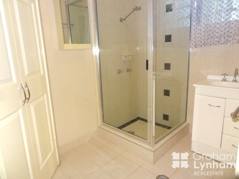 2/7 Lambert street, Kirwan QLD 4817