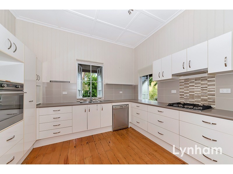 19 Edwards Street, West End QLD 4810