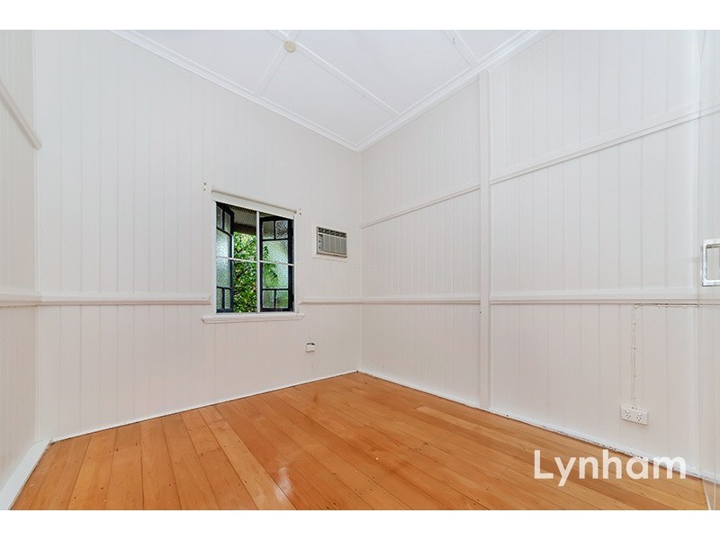 19 Edwards Street, West End QLD 4810