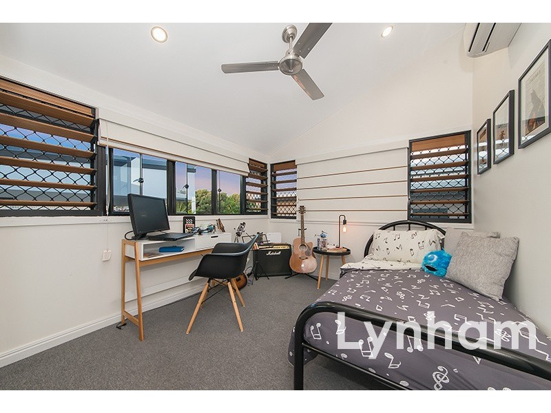 17 Sanderling Circuit, Kelso QLD 4815