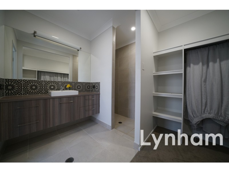 134 Kennard Circuit, Bushland Beach QLD 4818