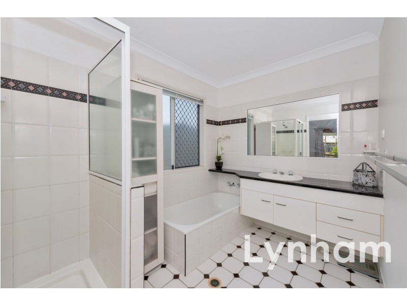 4 Moffat Street, Kirwan QLD 4817