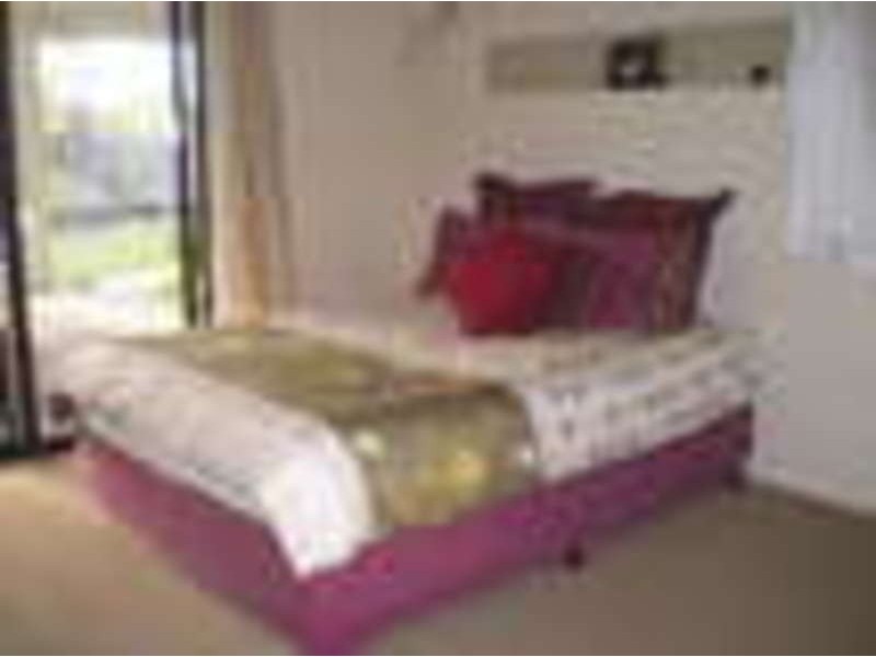 8 Perisher Court, Mount Louisa QLD 4814