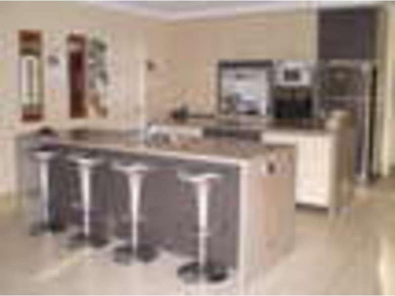 8 Perisher Court, Mount Louisa QLD 4814