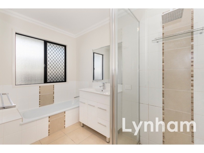 1 Lochern Way, Bushland Beach QLD 4818