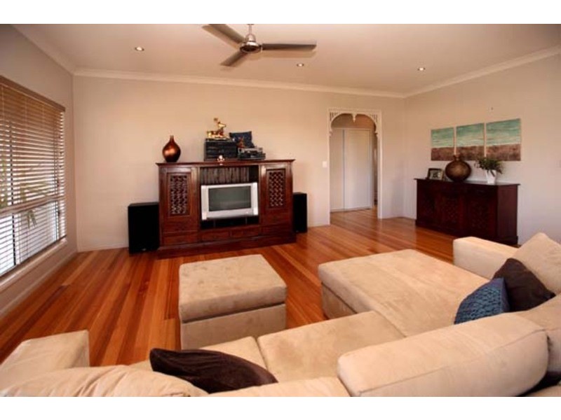 2 Blue Gum Court, Douglas QLD 4814