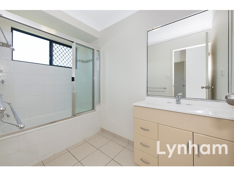 11 Ripon Court, Mount Low QLD 4818