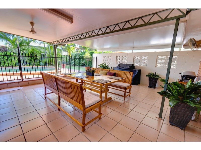 15 Hall Street, Kirwan QLD 4817