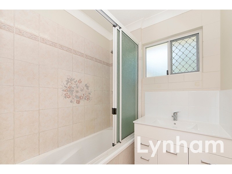 4 Rhyl Court, Mount Low QLD 4818