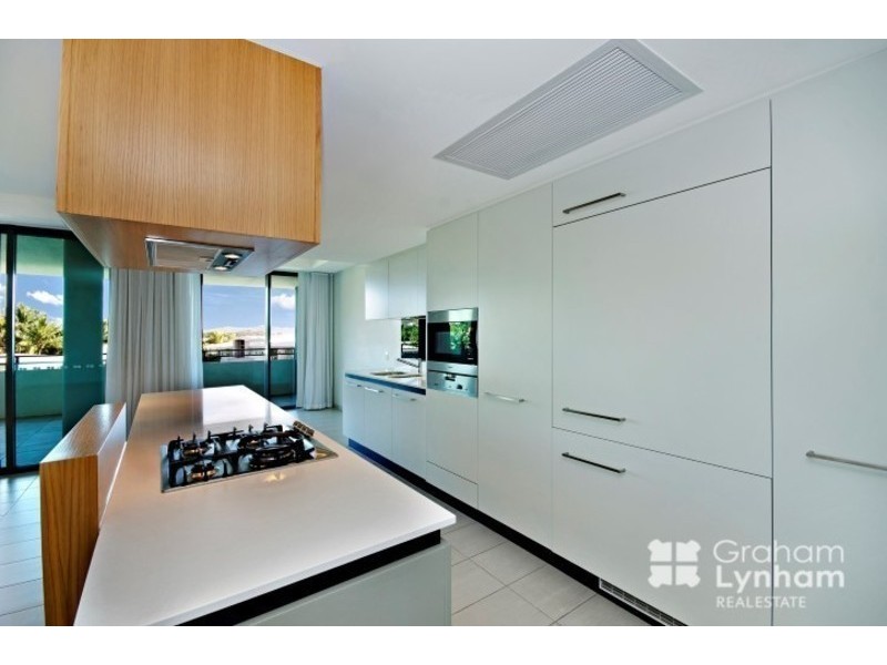 2404/6 Mariners Drive, Townsville City QLD 4810