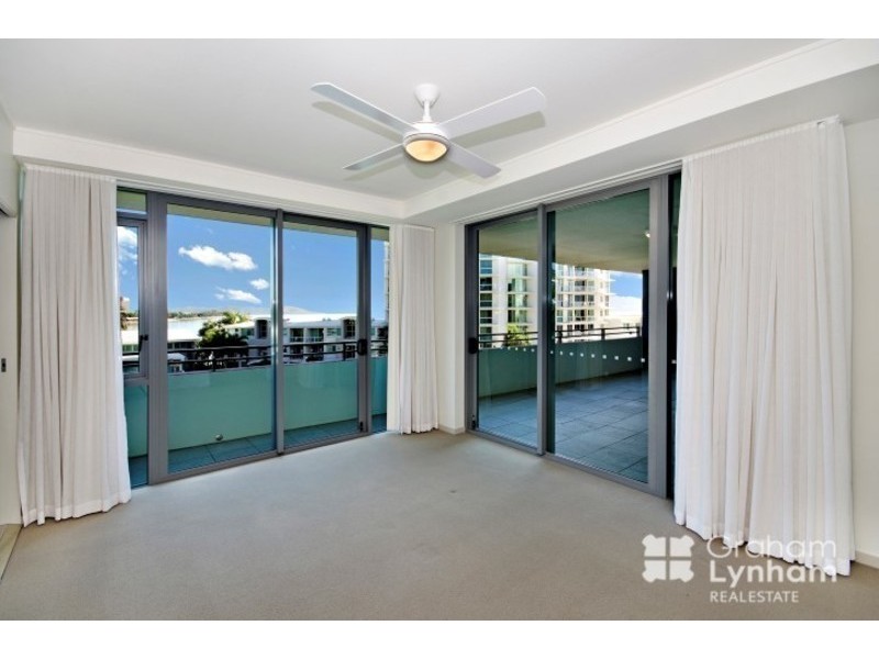 2404/6 Mariners Drive, Townsville City QLD 4810