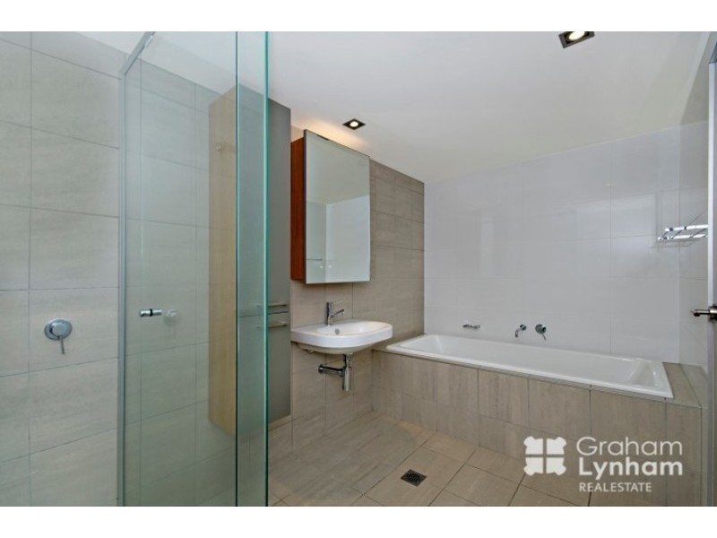 2404/6 Mariners Drive, Townsville City QLD 4810