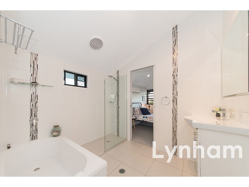 17 Sanderling Circuit, Kelso QLD 4815