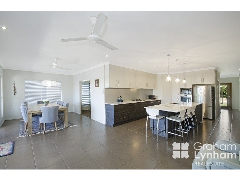 14 Ashmore Crescent, Burdell QLD 4818