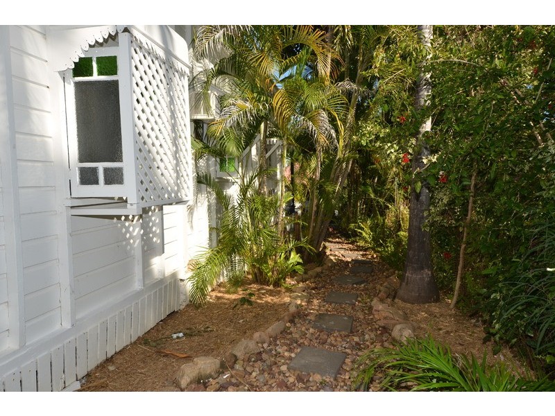 7 Baxter Street, West End QLD 4810