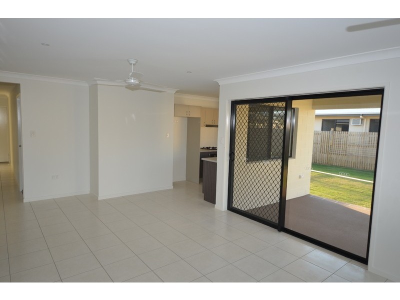 52 Blue Wren Drive, Kelso QLD 4815