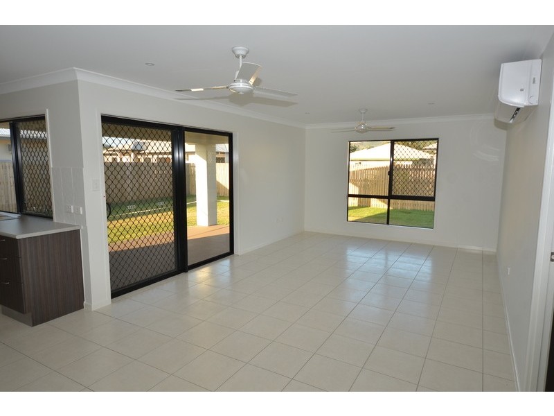 52 Blue Wren Drive, Kelso QLD 4815