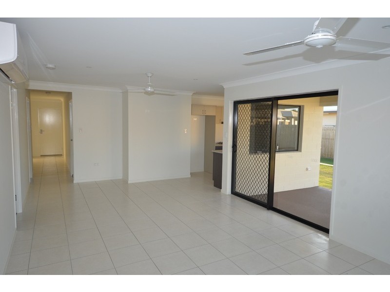 52 Blue Wren Drive, Kelso QLD 4815