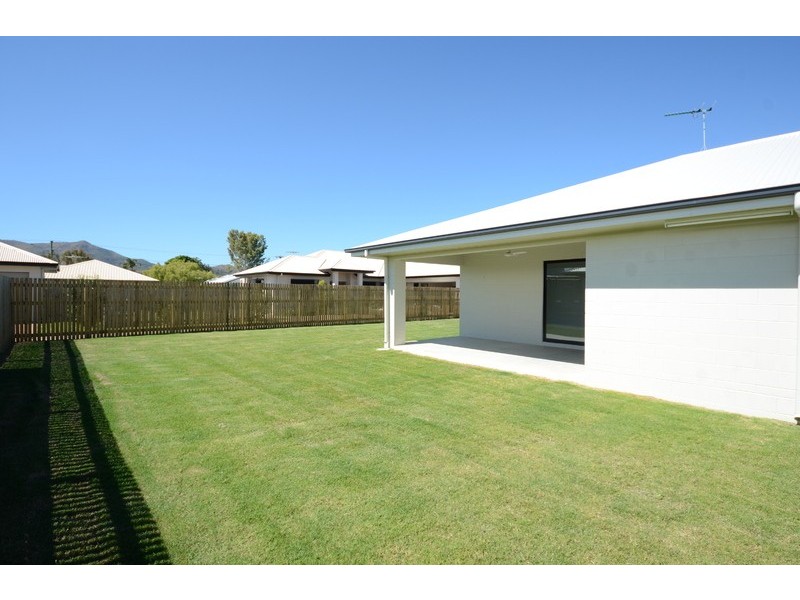 52 Blue Wren Drive, Kelso QLD 4815