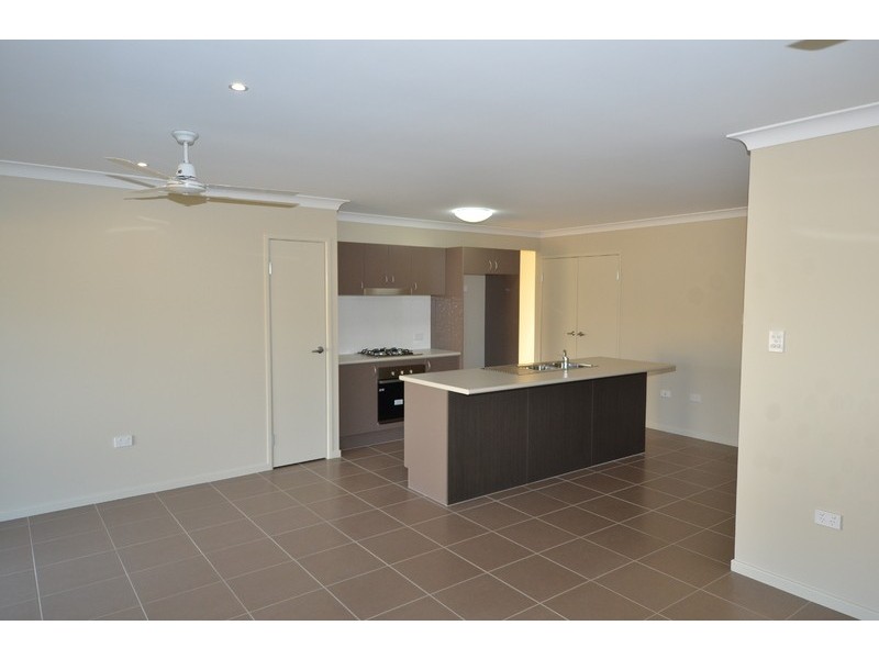 60  Blue Wren Drive, Kelso QLD 4815