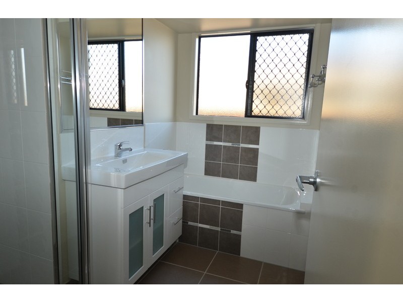 60  Blue Wren Drive, Kelso QLD 4815