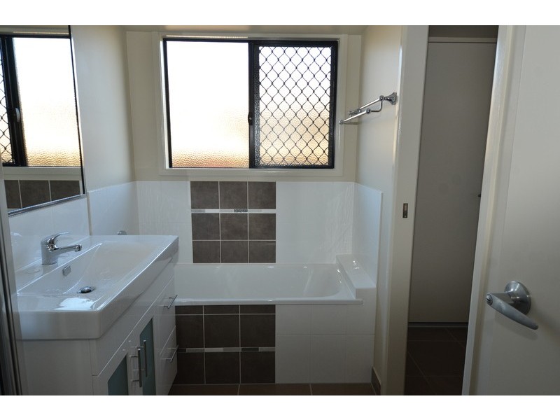 60  Blue Wren Drive, Kelso QLD 4815