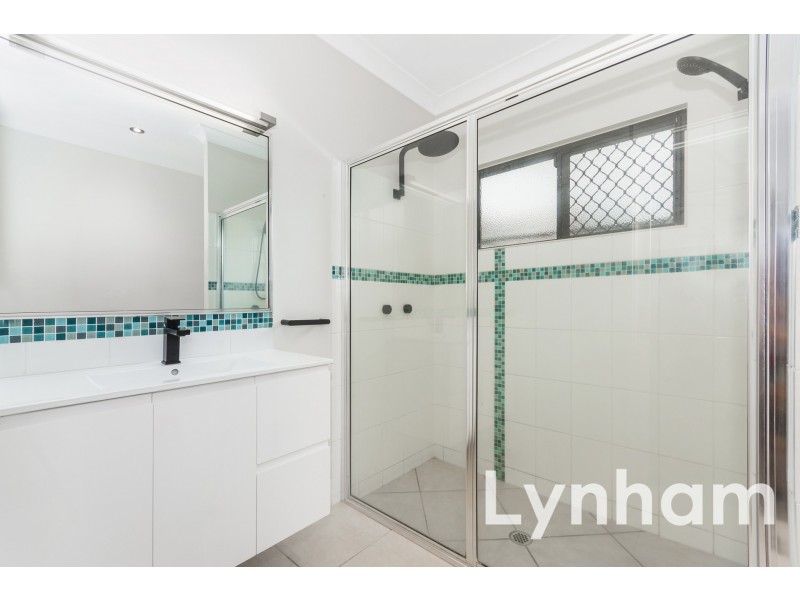 11 St Albans Road, Mount Louisa QLD 4814