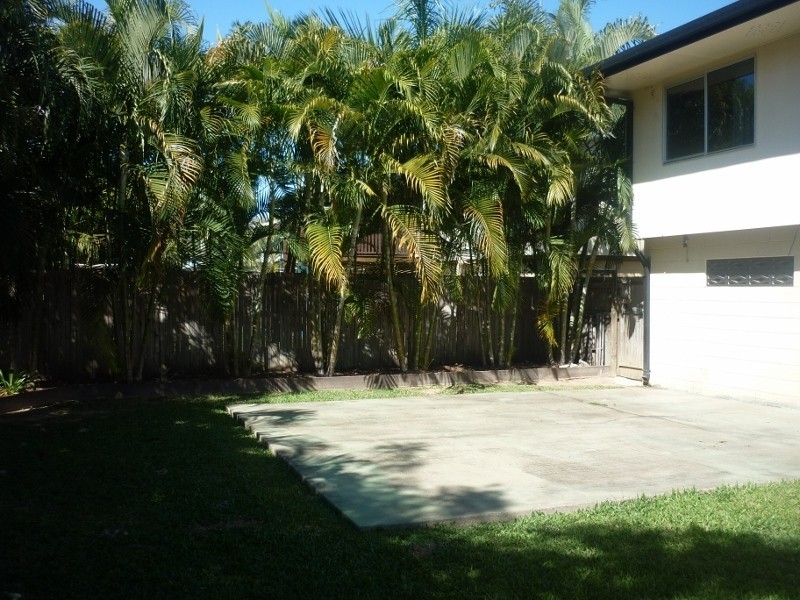 9 Pelican Avenue, Condon QLD 4815