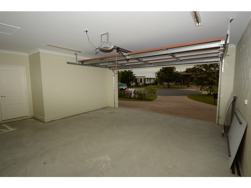 7 Arafura Close, Burdell QLD 4818