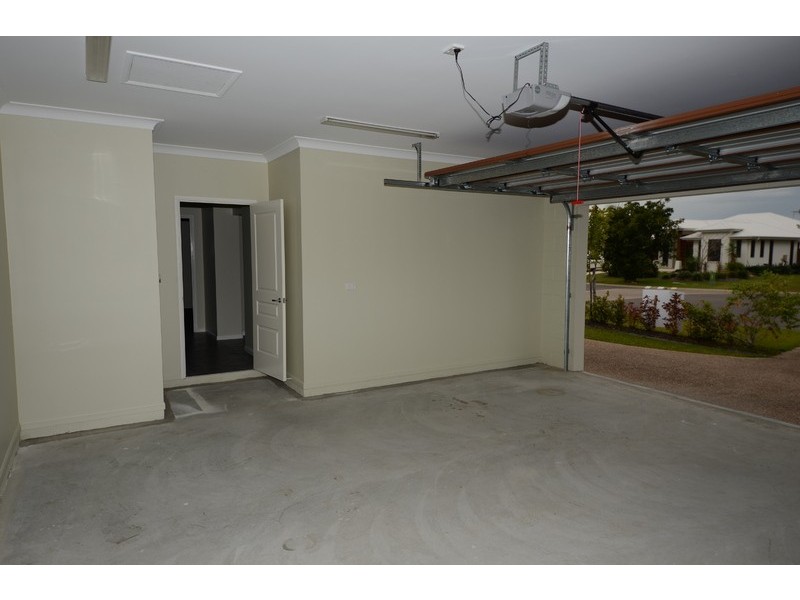 7 Arafura Close, Burdell QLD 4818