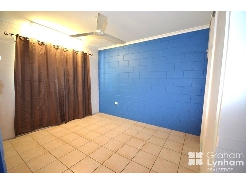 2/135 Eyre Street, North Ward QLD 4810