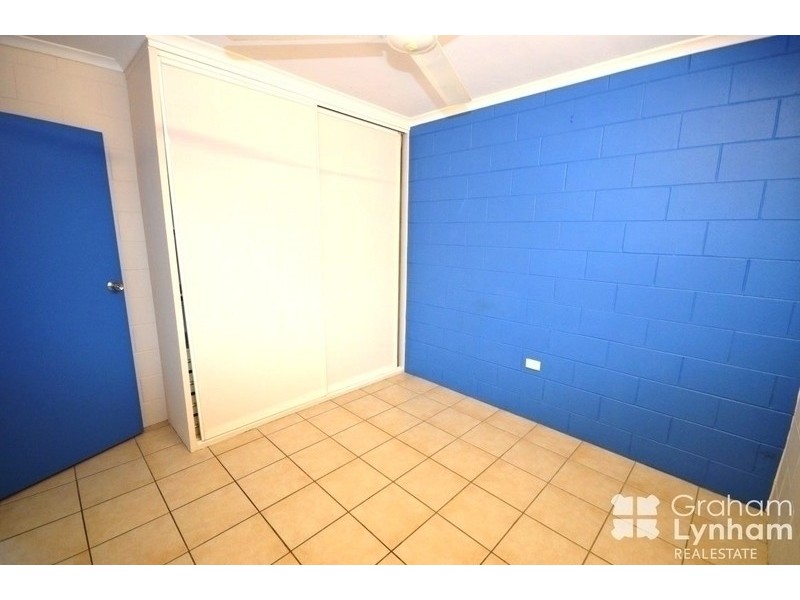 2/135 Eyre Street, North Ward QLD 4810