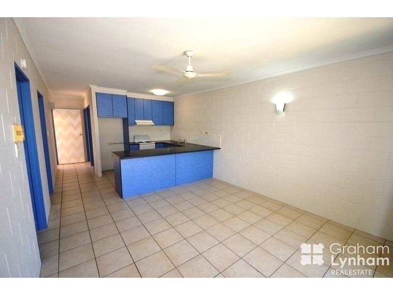 2/135 Eyre Street, North Ward QLD 4810