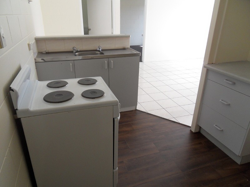 2/55 Cook Street, North Ward QLD 4810