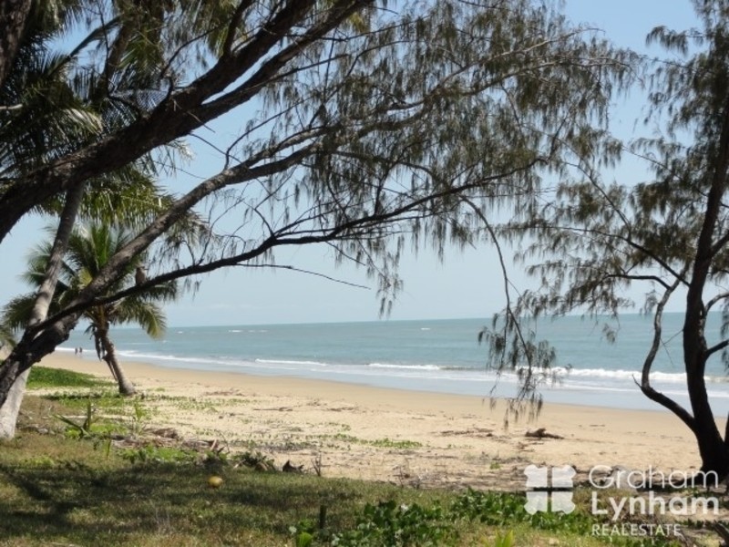 Saunders Beach QLD 4818