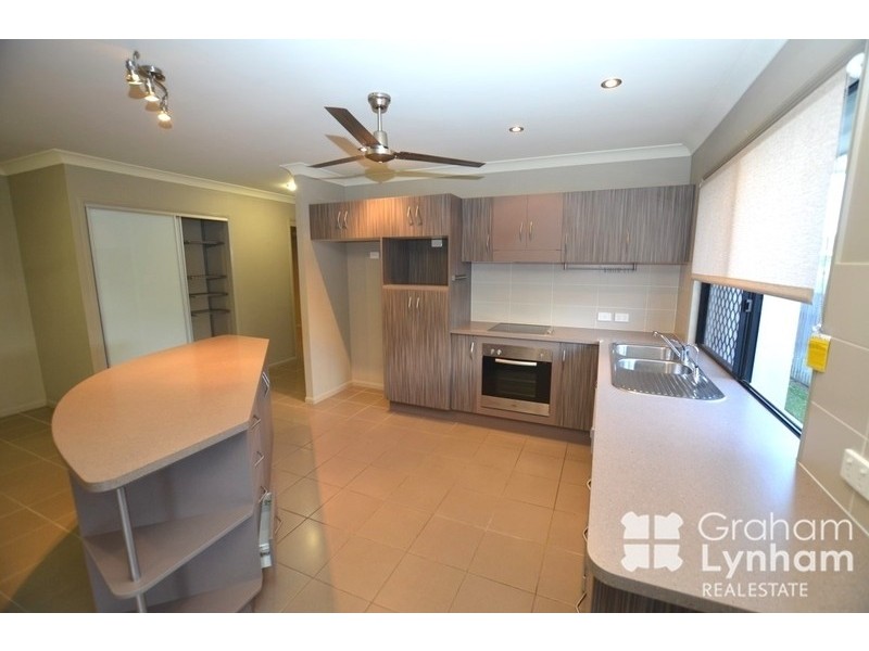 8 Carswell Avenue, Kirwan QLD 4817