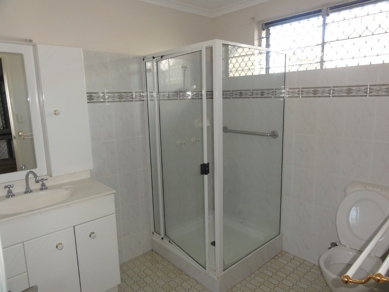 17 Malbon Road, Kirwan QLD 4817