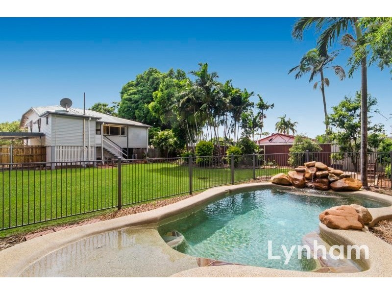 58 Roberts Street, Hermit Park QLD 4812